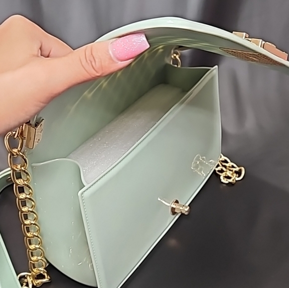 Girly Mint Diamond Cut Jelly Purse - Picture 4 of 6